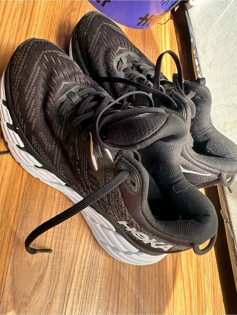 woman atletic shoes
